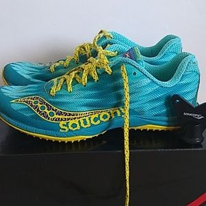 Saucony cross country racing spikes in size 5.5